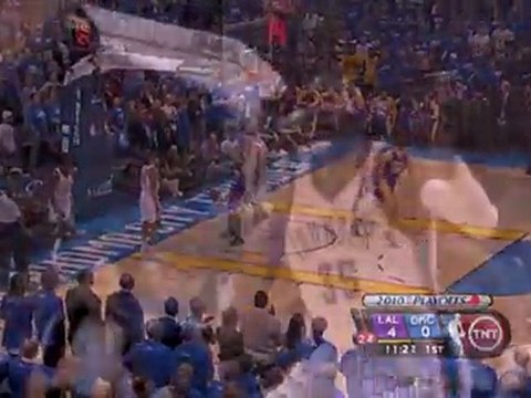 Ron Artest strips the ball from Kevin Durant and goes coast-