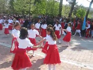 Üsküp 23 Nisan- Candan ERÇETİ ramo ramo