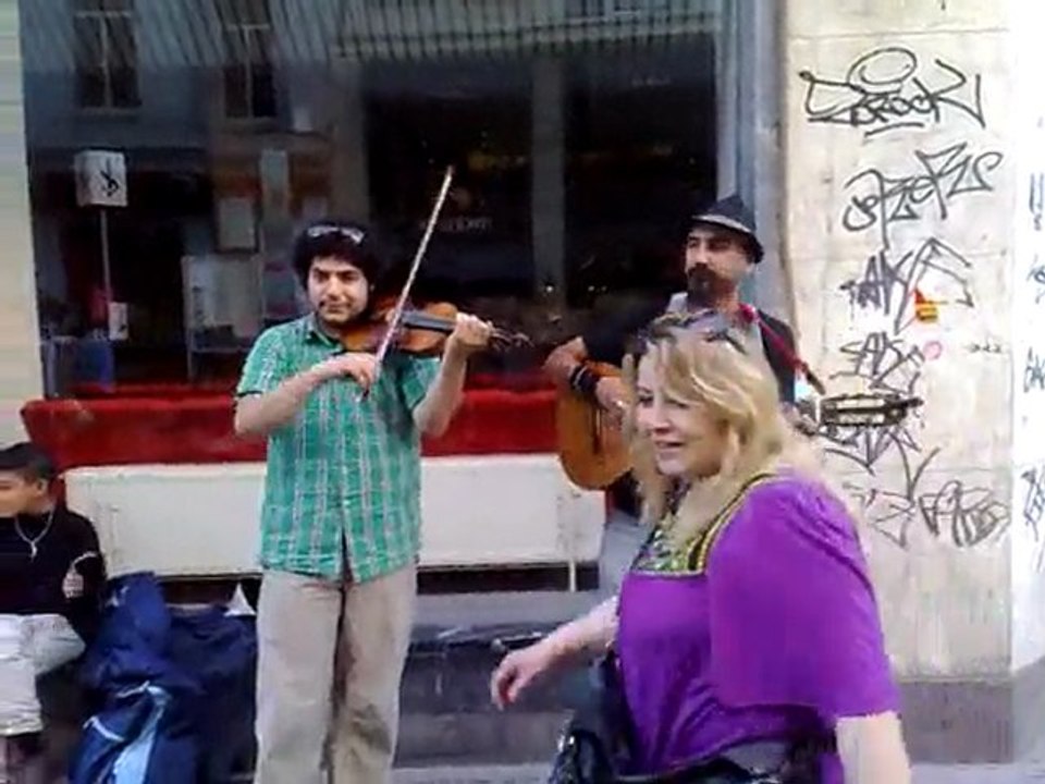 NIVEA Menergy - sokak çalgıcıları