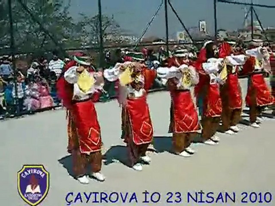 23 Nisan 2010 Çayırova İlköğretim Okulu Folklor Gösterisi
