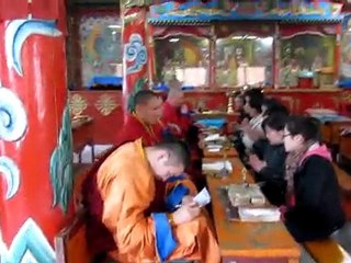 Ceremonie Bouddhique priere et consultation au temple Gandan