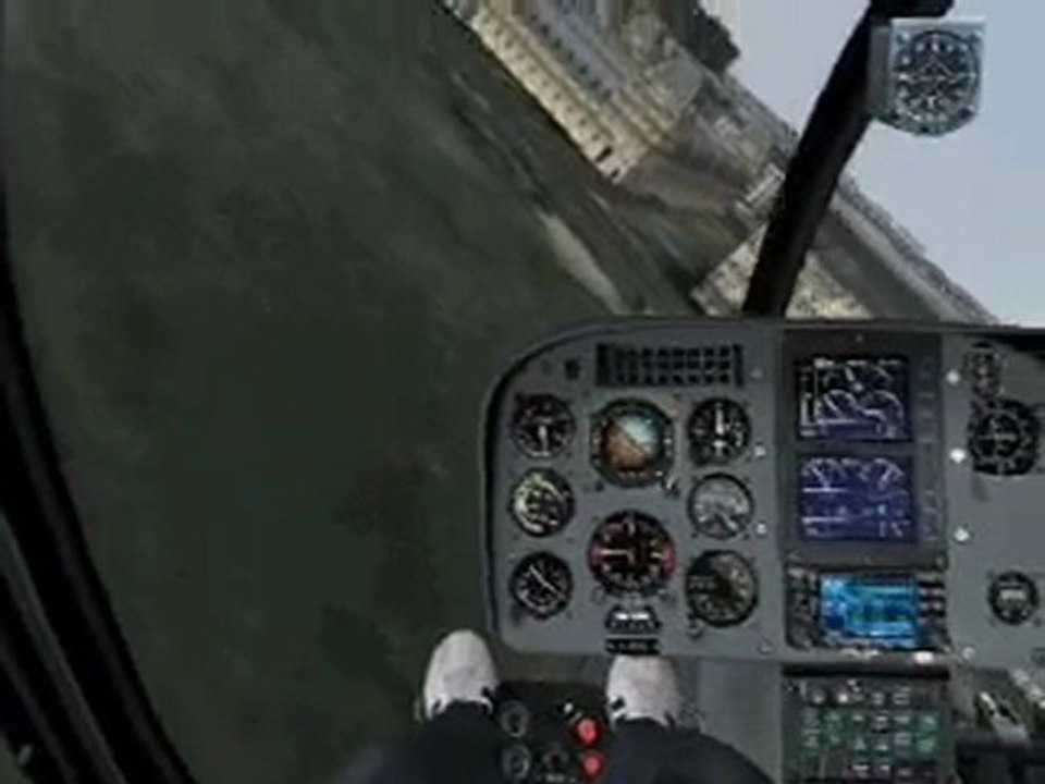 Hélicoptère EC 145 au dessus de Paris