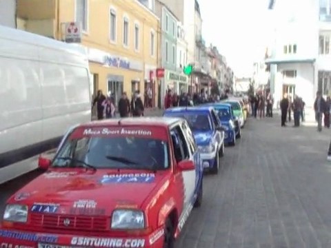 Festival de la VO (Montceau) : défilé de voitures de rallye