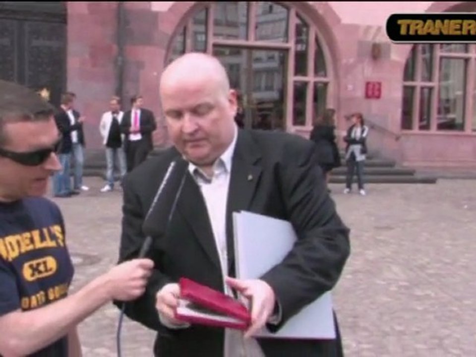 Interview mit Talla 2XLC über die Ehrenplakette