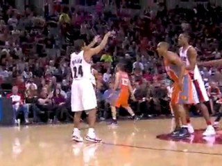 Andre Miller floats a nice pass to LaMarcus Aldridge for the