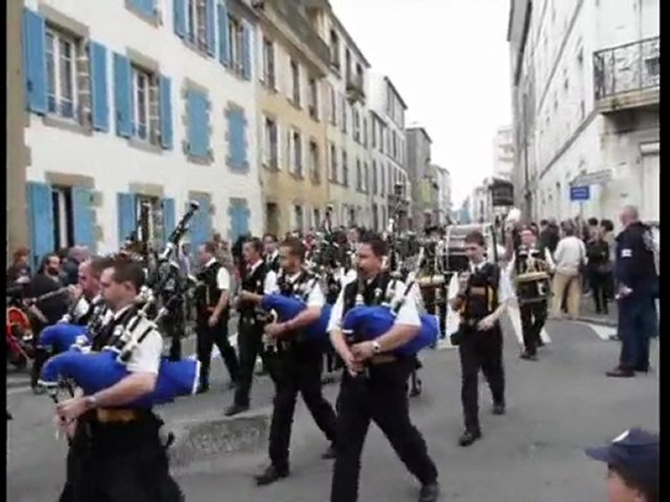 Le printemps des sonneurs 2010 -  Départ du défilé