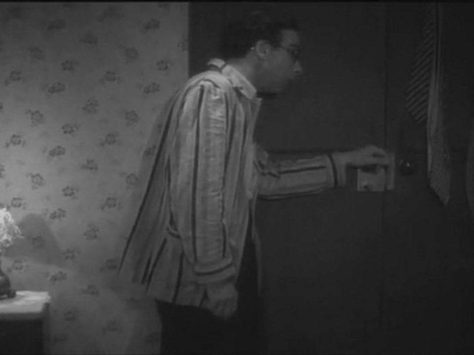 CINEMA PORTUGUÊS - «O PAI TIRANO» - VIDEO 5