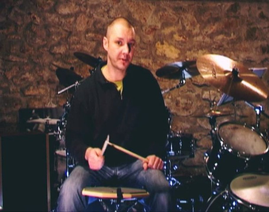 Cours de batterie : gestuelle à la batterie 01