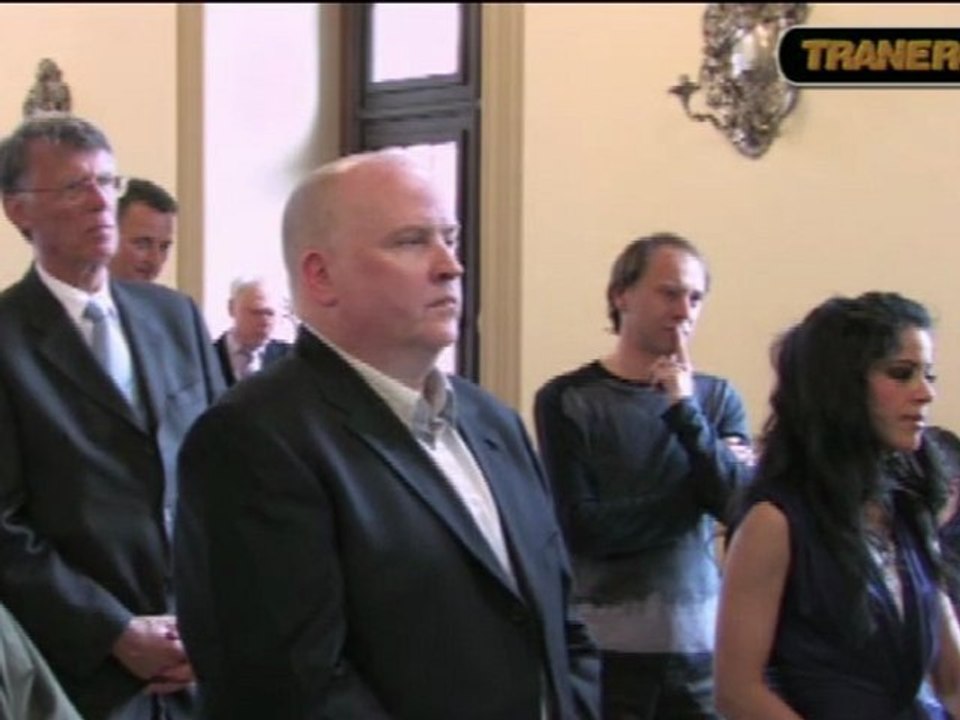 Talla 2XLC erhält Ehrenplakette der Stadt Frankfurt