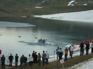 video defi foly de water slide 25 avril 2010 ; La Clusaz