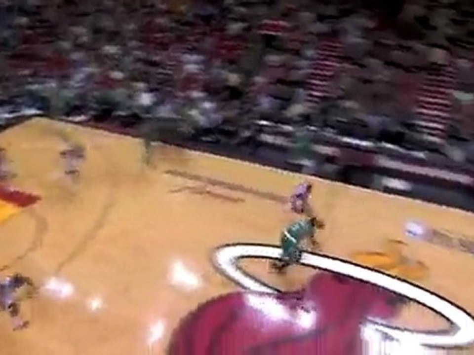 Mario Chalmers connects with Dwyane Wade, who finishes with