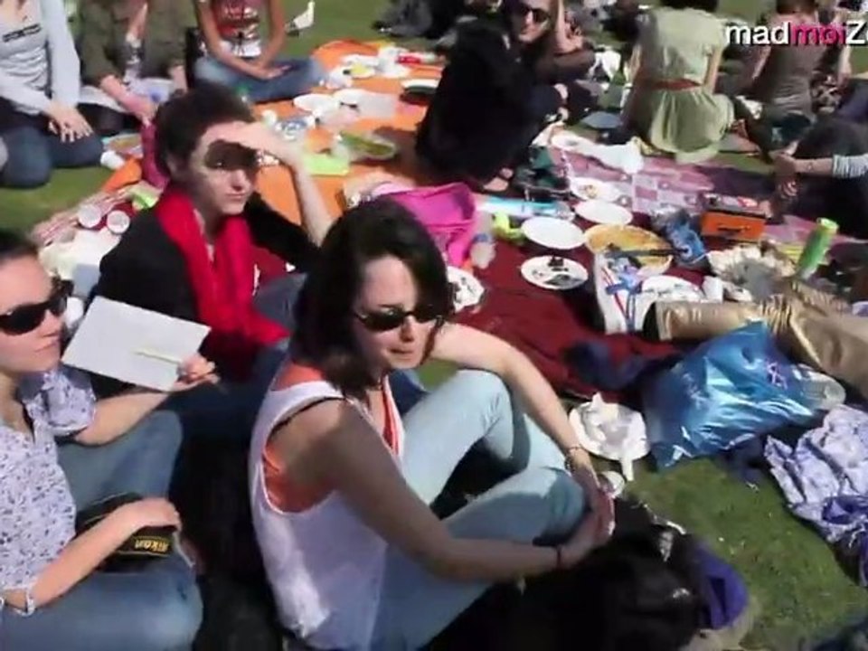 Vaness La Bomba présente sa collection de fringues