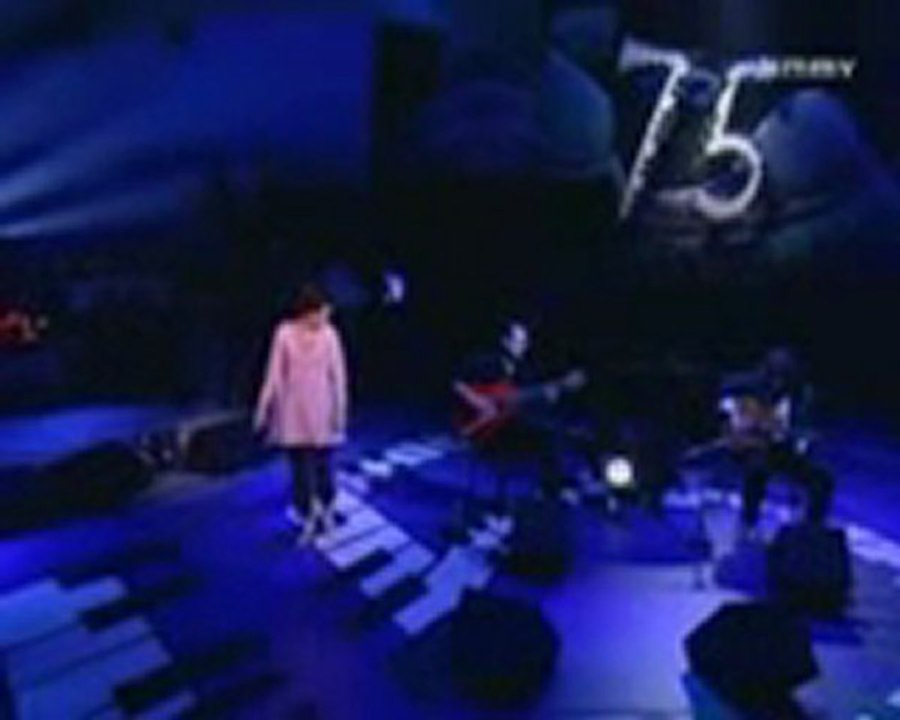 Björk and Raimundo Amador - So Broken