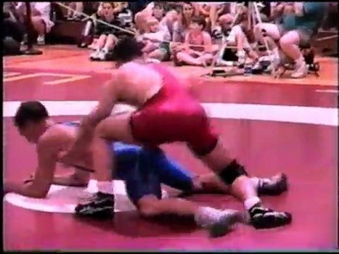 match de lutte libre entre militaires, wrestling bout