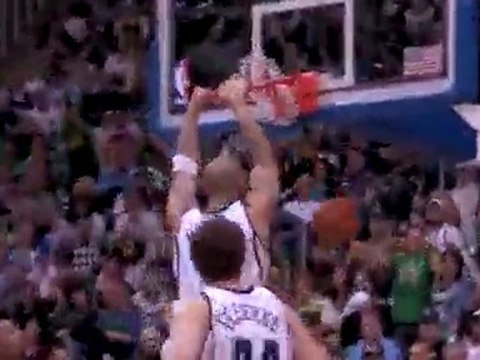 Carlos Boozer drops 31 points and grabs 13 rebounds to lead