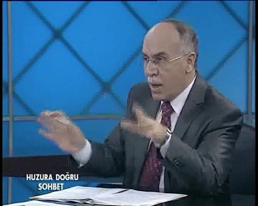 sandalyede namaz kılmak caiz mi ? namazın farzları nelerdir.