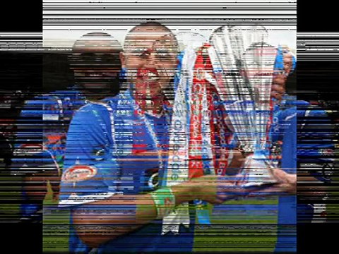 Glasgow rangers champions 2010 & Madjid Bougherra