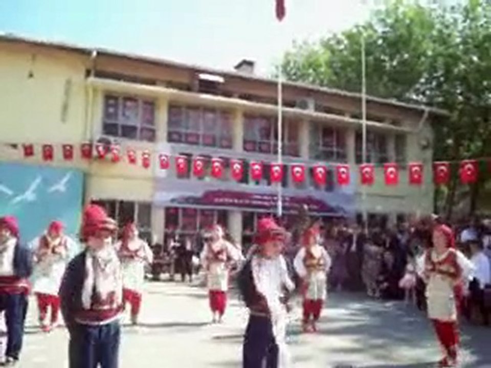 Zübeyde Hanım İÖOkulu 3-B Sınıfı 23 Nisan 1      2009-2010