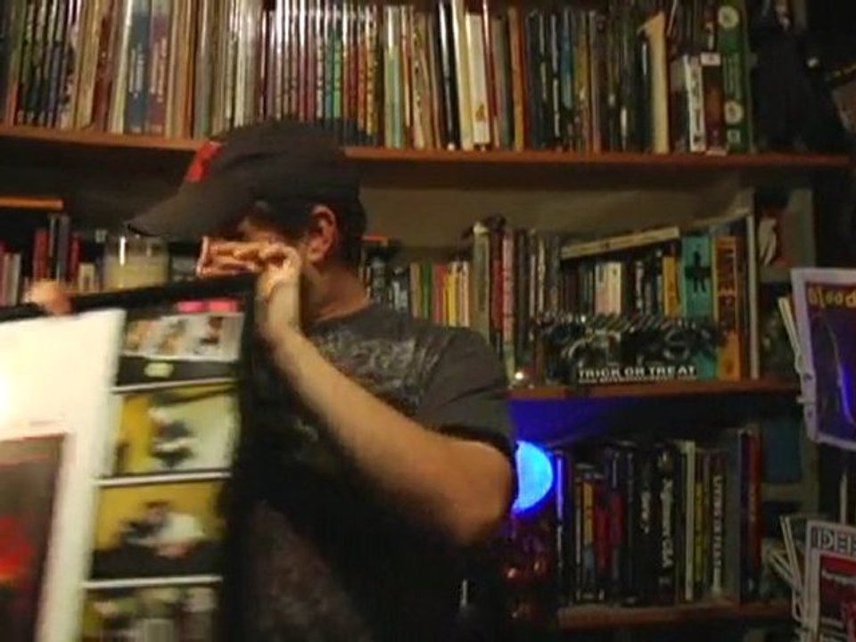 Horrorhound swag, books and more with Streebo. Pt.2