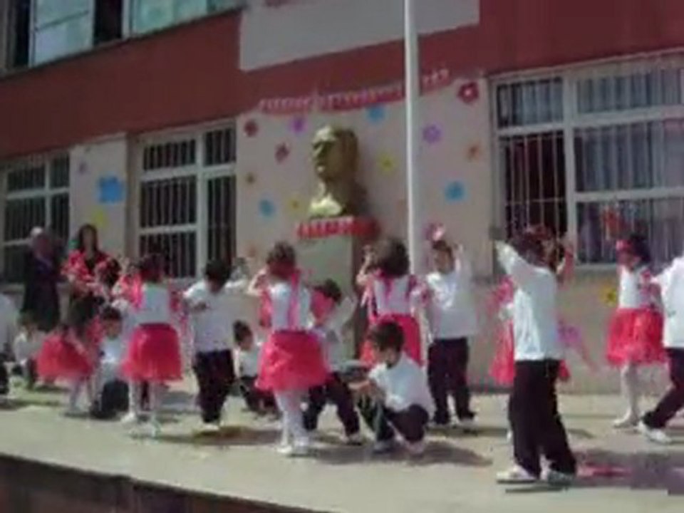 2009-2010 -- Anasınıfı Dans Gösterisi - 2