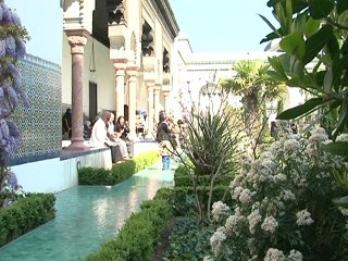 French driving veil row escalates