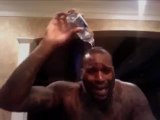 Shaquille O'Neal chante du Aaliyah devant sa webcam