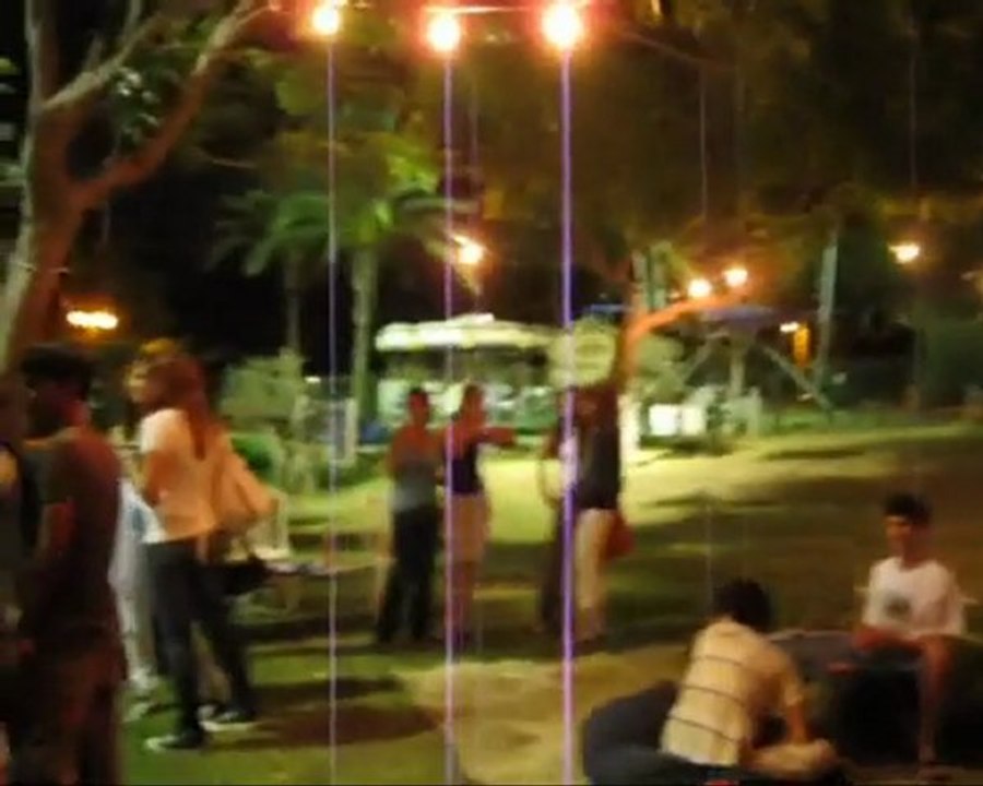 גרפיטי לילי עם בני הנוער בעיר רעננה