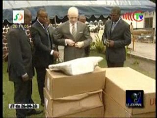 Remise du matériel au ministère des postes et télécom