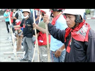 Red Shirt protesters beef up defences