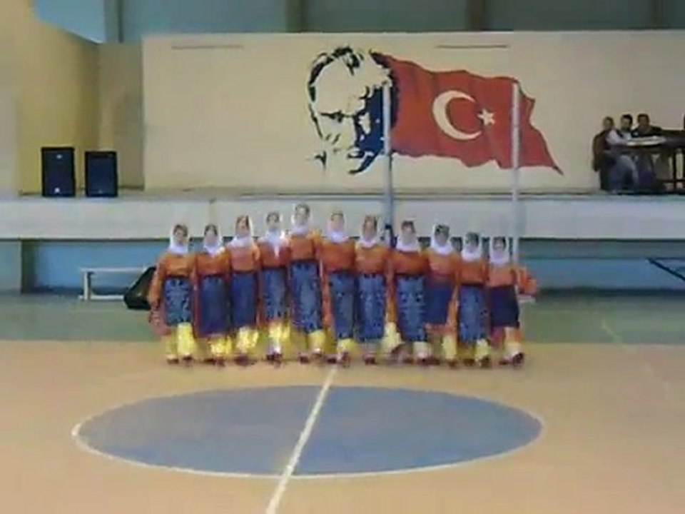 4.sınıflar Sultangazi İlköğretim Okulları Folklor Yarışması