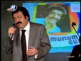 Müslüm Gürses - Bu şehirde Yaşanmaz.