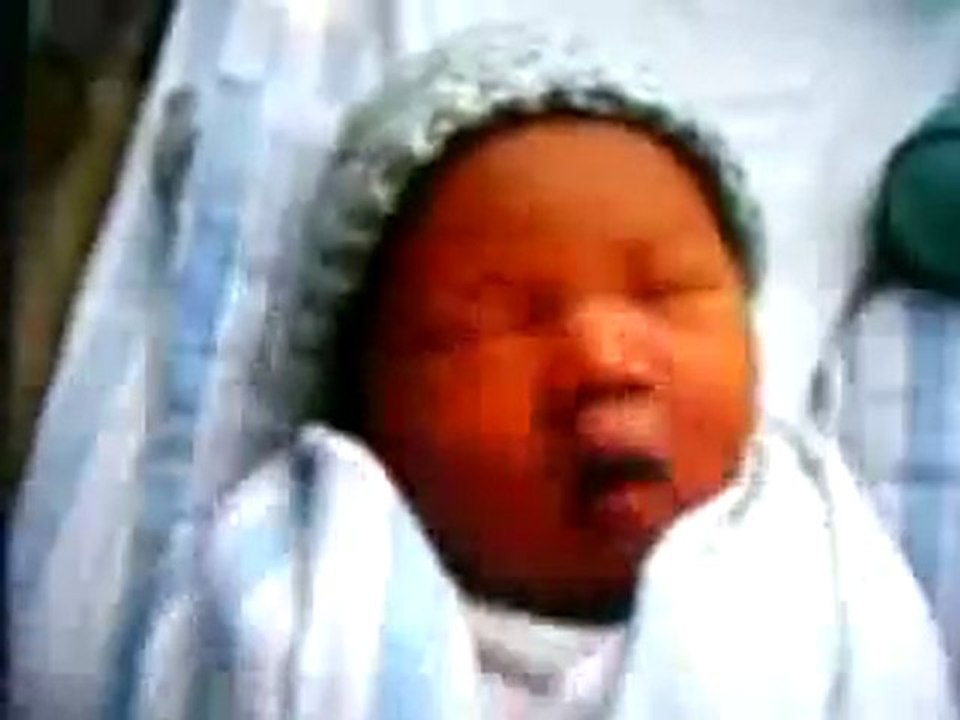 Un bébé qui dort paisiblement