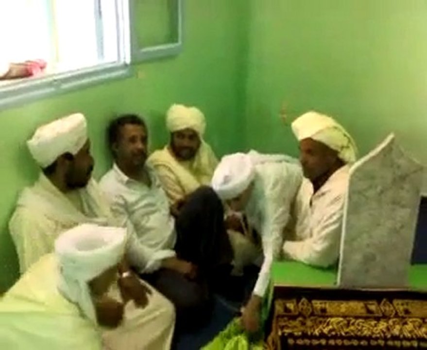 Khaled visite la tombe de....