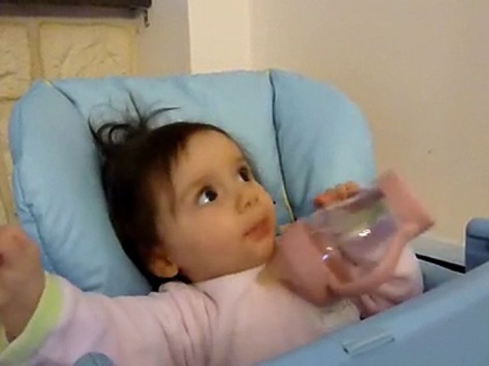 Célyna et son gobelet