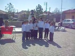 Kız Öğrenciler Şiir