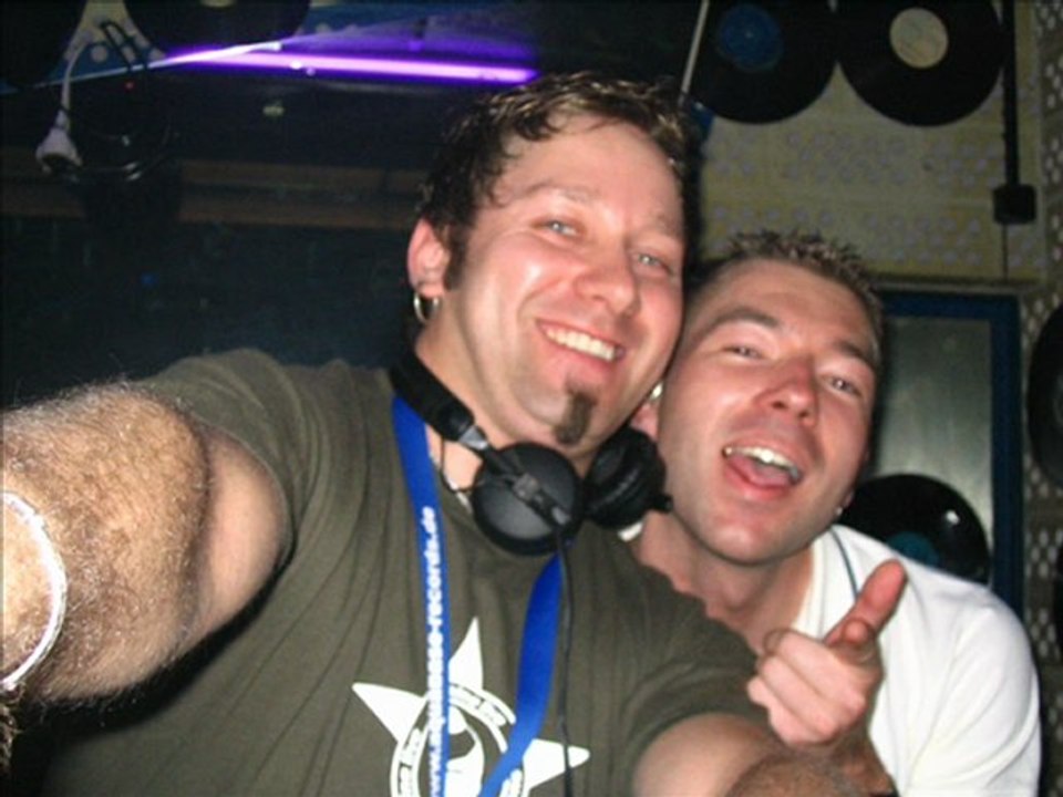 DER SCHMERZ - A.N.K.R feat. Mella ( In Memory Of Dj Nutz )