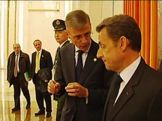 Sarkozy and Hu bury hatchet in Beijing talks