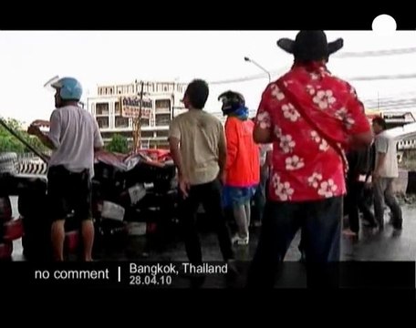 Thai troops clash with protesters