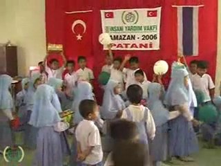 Bu yetimlere kimse yardım etmiyor. Niye mi?