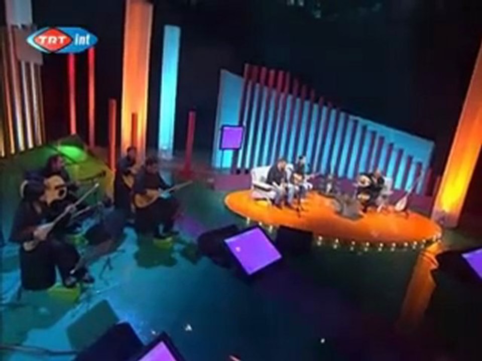 Özlem Özdil - Uzakların Türküsü