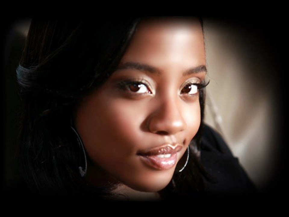 Leïla // Passeport (extrait) // Sortie single juin 2010