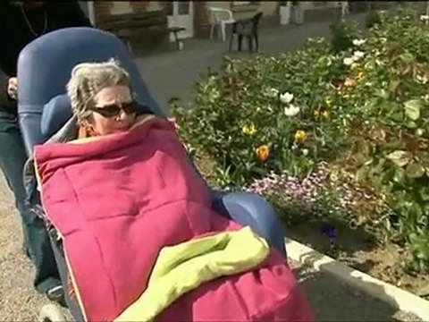 ALZHEIMER je retourne vivre chez mes parents FR3