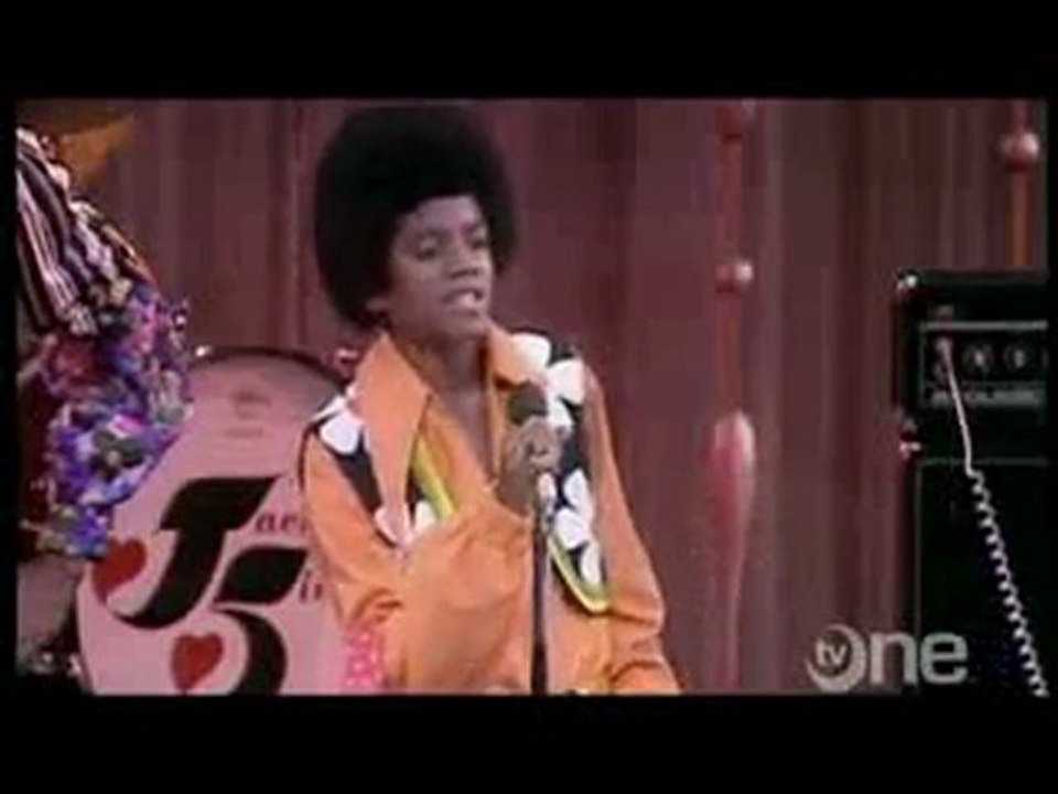 FIRST FIVE MINUTES MICHAEL JACKSON