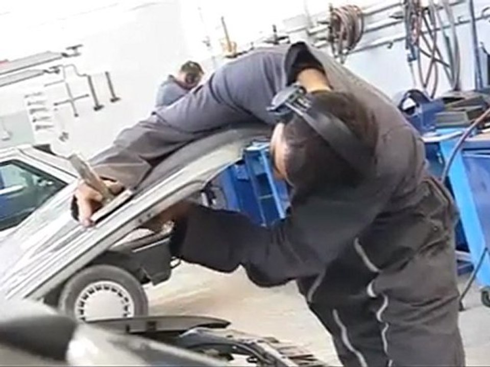 AFPA - Richard se reconvertit carrossier grâce à un CIF