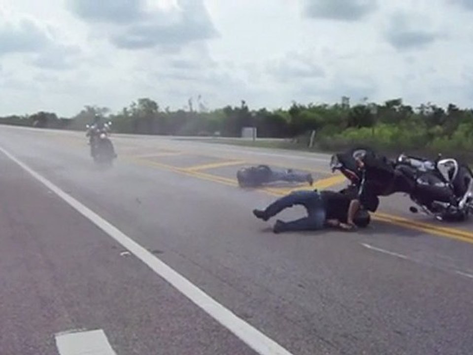 Crash de deux motards