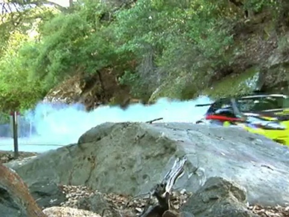 WRC yarışcısı Tanner Foust'tan muhteşem drift
