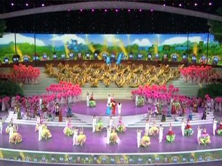 Shanghai kicks off World Expo with lavish show