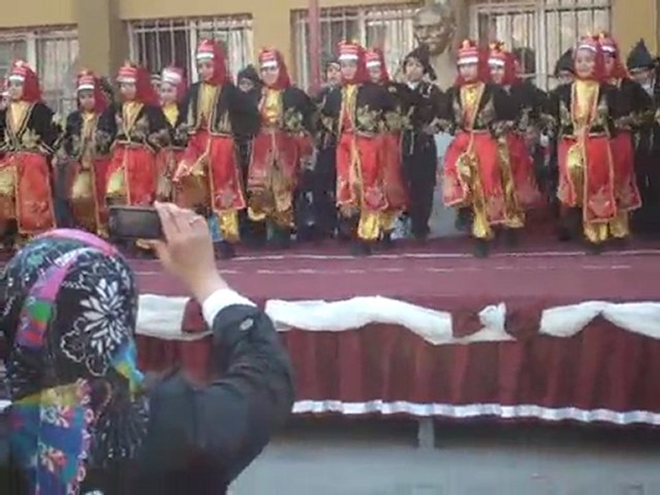 23 NİSAN FOLKLÖR GÖSTERİSİ