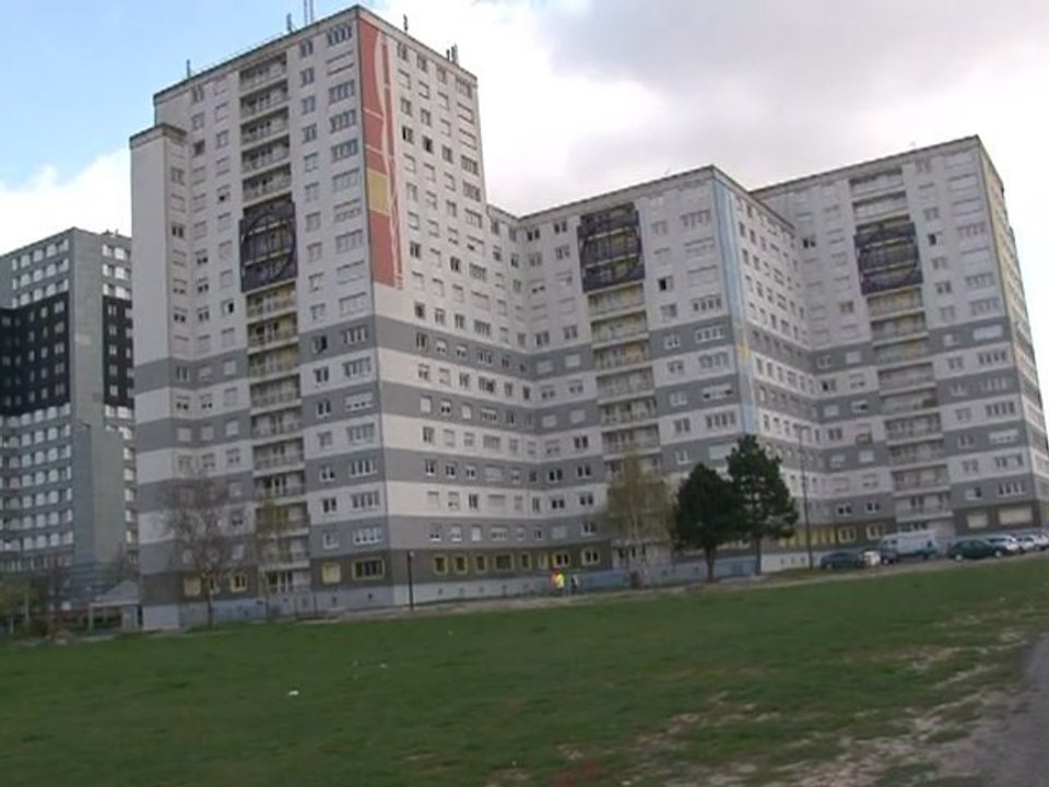 AGORA L'EMISSION 95 : DU SLAM POUR FAIRE TOMBER LES TOURS DES NOUVELLES RESIDENCES