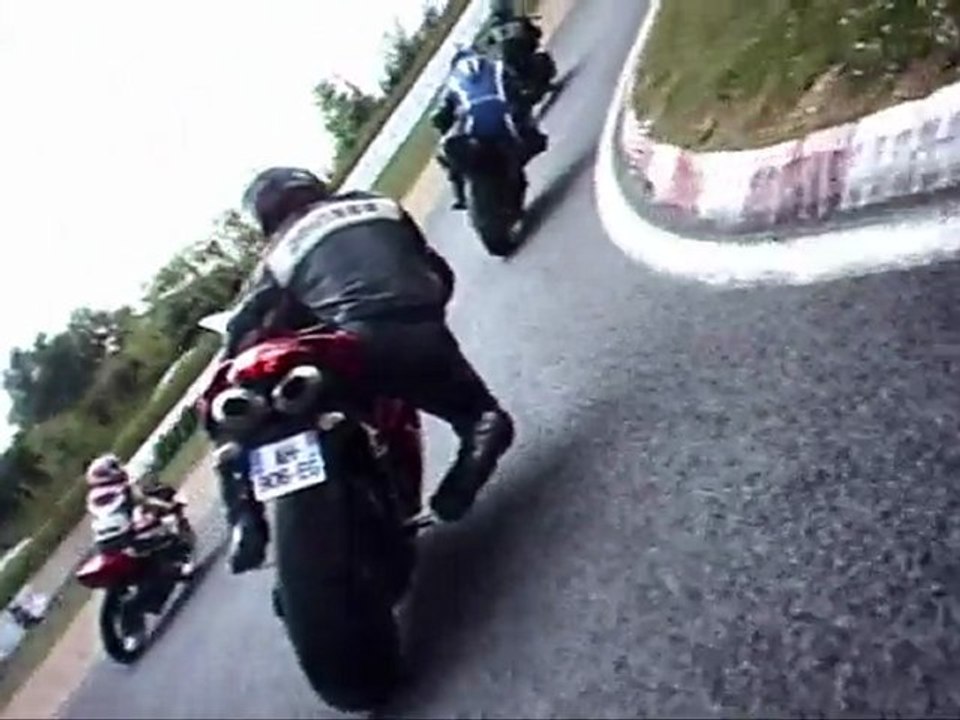 30.04.10 Session Carole 1098S / SV650